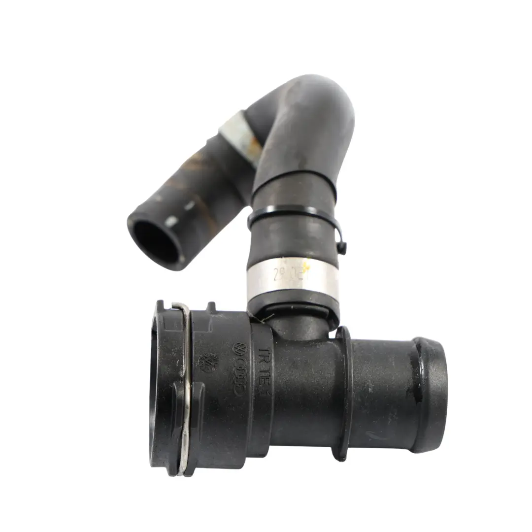 5G 2.0 TFSI CHHA Flangia Liquido Di Raffreddamento per VW Volkswagen Golf con numero di parte 5Q0122291K VW Volkswagen Golf 5G 2.0 TFSI CHHA Flangia Liquido Di Raffreddamento - SKU 5Q0122291K - Numero di parte 5Q0122291K