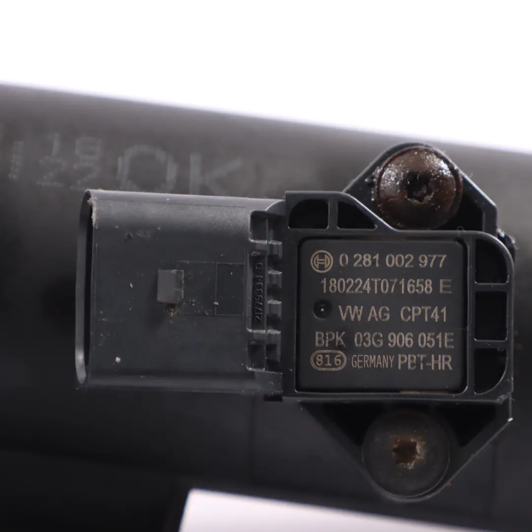 Ladeluft Kühler Ladeluft Leitung Rohr Schlauch für Audi S3 8V mit Teilenummer 5Q0145770B Audi S3 8V Ladeluft Kühler Ladeluft Leitung Rohr Schlauch - SKU 5Q0145770B - Teilenummer 5Q0145770B