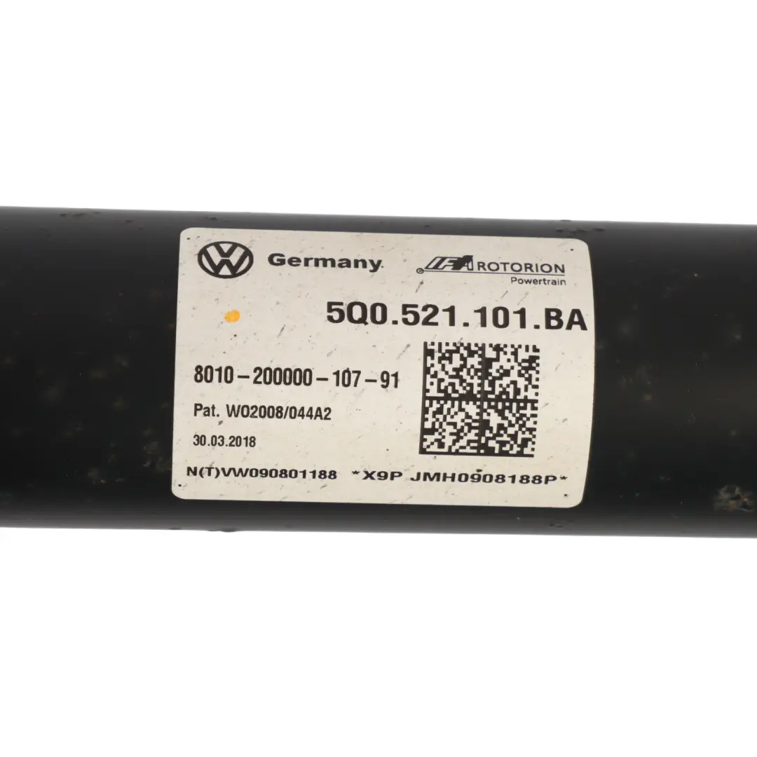 Wał Napędowy Skrzynia Biegów Automat do Audi S3 8V 2.0 Quattro o numerze 5Q0521101BA Audi S3 8V 2.0 Quattro Wał Napędowy Skrzynia Biegów Automat - SKU 5Q0521101BA - Numer Części 5Q0521101BA