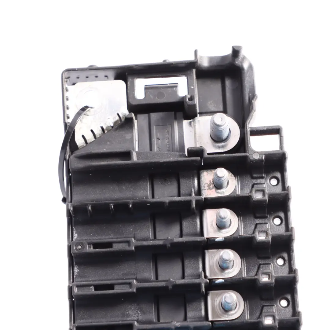 8Y Main Fuse Socket to Audi A3 with Part number 5WA937548H Audi A3 8Y Main Fuse Socket - SKU 5WA937548H - Part number 5WA937548H