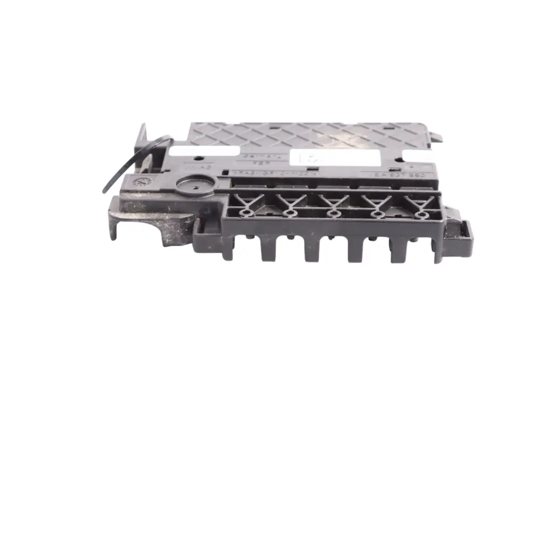 8Y Main Fuse Socket to Audi A3 with Part number 5WA937548H Audi A3 8Y Main Fuse Socket - SKU 5WA937548H - Part number 5WA937548H