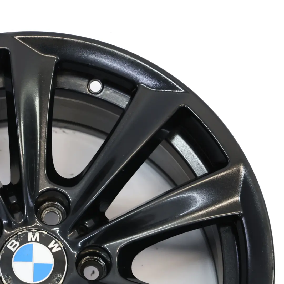 Cerchio In Lega Nero 17" V Spoke 236 8J ET:30 per BMW F10 F11 F12 con numero di parte 6780720 BMW F10 F11 F12 Cerchio In Lega Nero 17" V Spoke 236 8J ET:30 - SKU 6780720-6 - Numero di parte 6780720