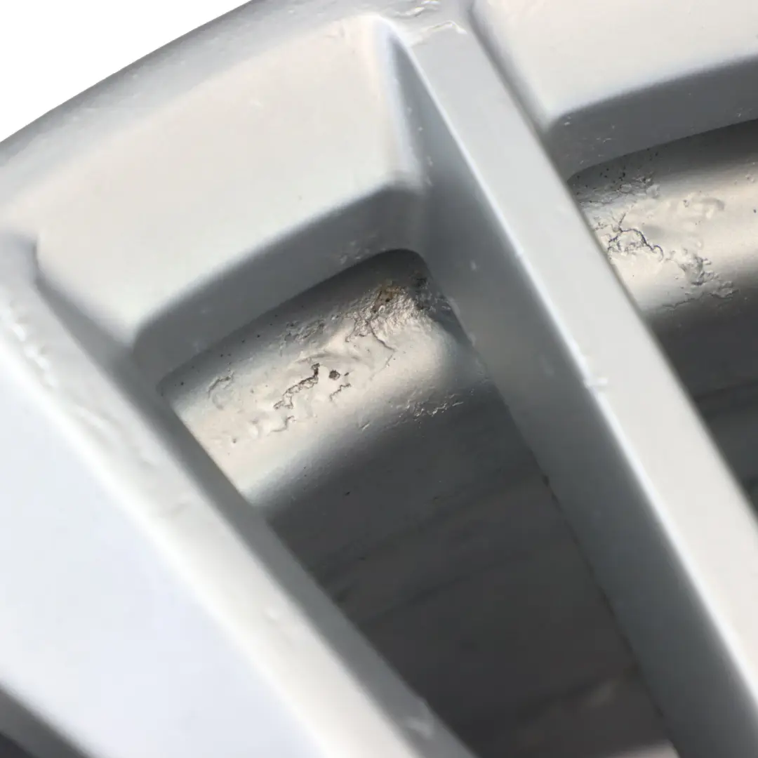 Silberne Leichtmetallfelge 19" BMW F06 F10 F11 8.5J ET:33 W-Speiche 332 für mit Teilenummer 6791383 Silberne Leichtmetallfelge 19" BMW F06 F10 F11 8.5J ET:33 W-Speiche 332 - SKU 6791383-2 - Teilenummer 6791383