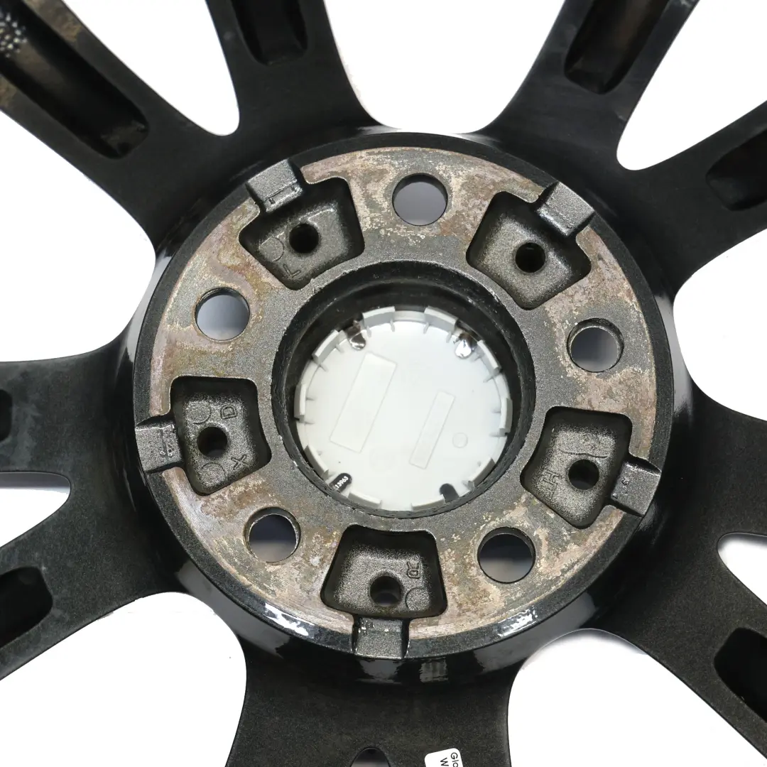 Felga Aluminiowa Tylna 19" 9J ET:33 V-Spoke 366 do BMW F10 F11 F12 o numerze 6794691 BMW F10 F11 F12 Felga Aluminiowa Tylna 19" 9J ET:33 V-Spoke 366 - SKU 6794691-1 - Numer Części 6794691