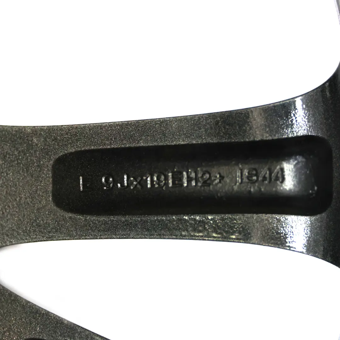 Felga Aluminiowa Tylna BMW F10 F11 F12 19" 9J ET:33 V-Spoke 366 do o numerze 6794691 Felga Aluminiowa Tylna BMW F10 F11 F12 19" 9J ET:33 V-Spoke 366 - SKU 6794691-2 - Numer Części 6794691