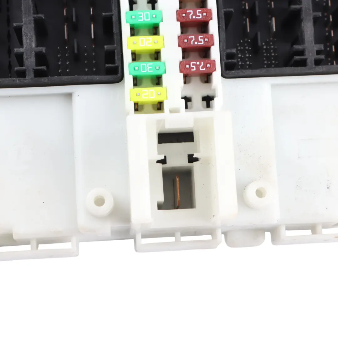 Body Control Comfort Module Unit FEM ECU LR01 to BMW F20 F21 F30 F31 F32 with Part number 6825536 BMW F20 F21 F30 F31 F32 Body Control Comfort Module Unit FEM ECU LR01 - SKU 6825536 - Part number 6825536