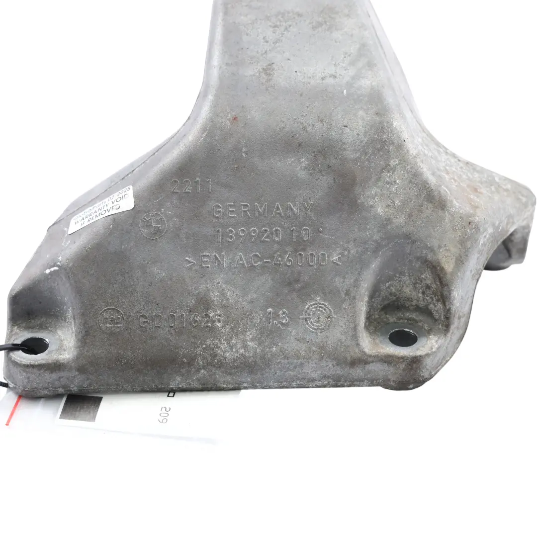 Soporte Soporte Motor Lado Derecho para BMW F22 F30 F31 F32 con número de pieza 6857560 BMW F22 F30 F31 F32 Soporte Soporte Motor Lado Derecho - SKU 6857560 - Número de pieza 6857560