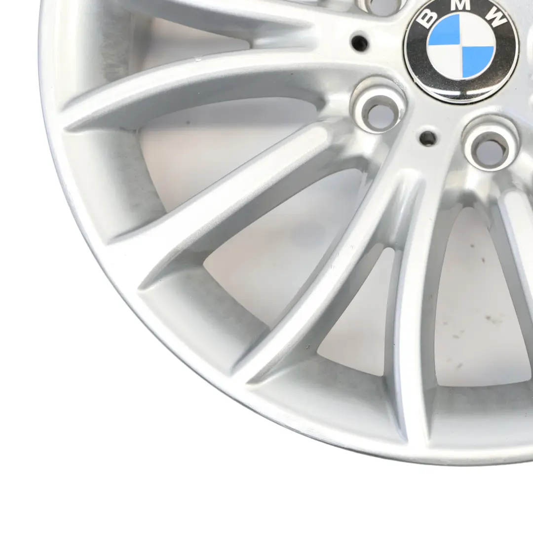 Silberne Leichtmetallfelge 18" Multispoke 454 8J ET:30 für BMW F10 F11 F12 mit Teilenummer 6857668 BMW F10 F11 F12 Silberne Leichtmetallfelge 18" Multispoke 454 8J ET:30 - SKU 6857668-1 - Teilenummer 6857668