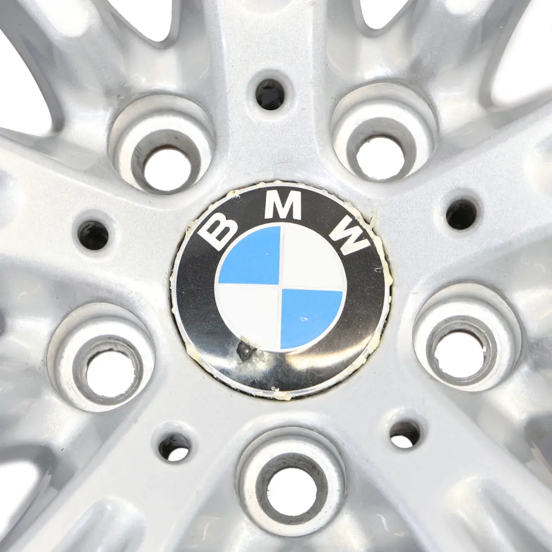 Silberne Leichtmetallfelge 18" Multispoke 454 8J ET:30 für BMW F10 F11 F12 mit Teilenummer 6857668 BMW F10 F11 F12 Silberne Leichtmetallfelge 18" Multispoke 454 8J ET:30 - SKU 6857668-2 - Teilenummer 6857668