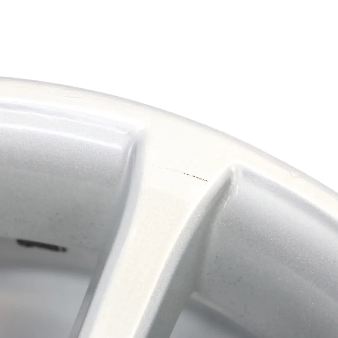 Jante Alliage Argent 18" Multispoke 454 8J ET:30 pour BMW F10 F11 F12 à propos du numéro de pièce 6857668 BMW F10 F11 F12 Jante Alliage Argent 18" Multispoke 454 8J ET:30 - SKU 6857668-2 - Numéro de pièce 6857668