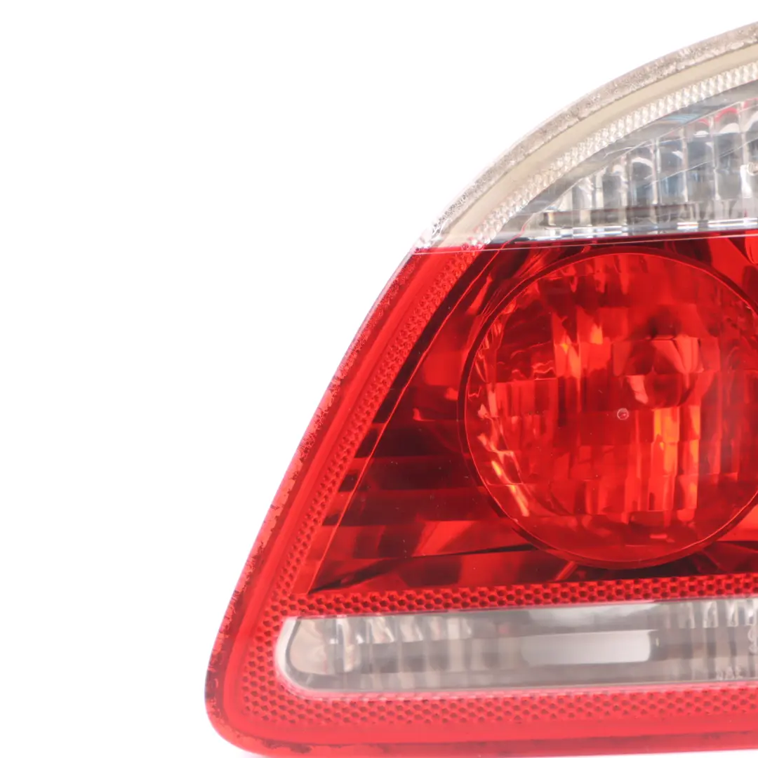 Lampa Klapy Bagażnika Prawy Tył do BMW E61 o numerze 6925894 BMW E61 Lampa Klapy Bagażnika Prawy Tył - SKU 6925894-1 - Numer Części 6925894