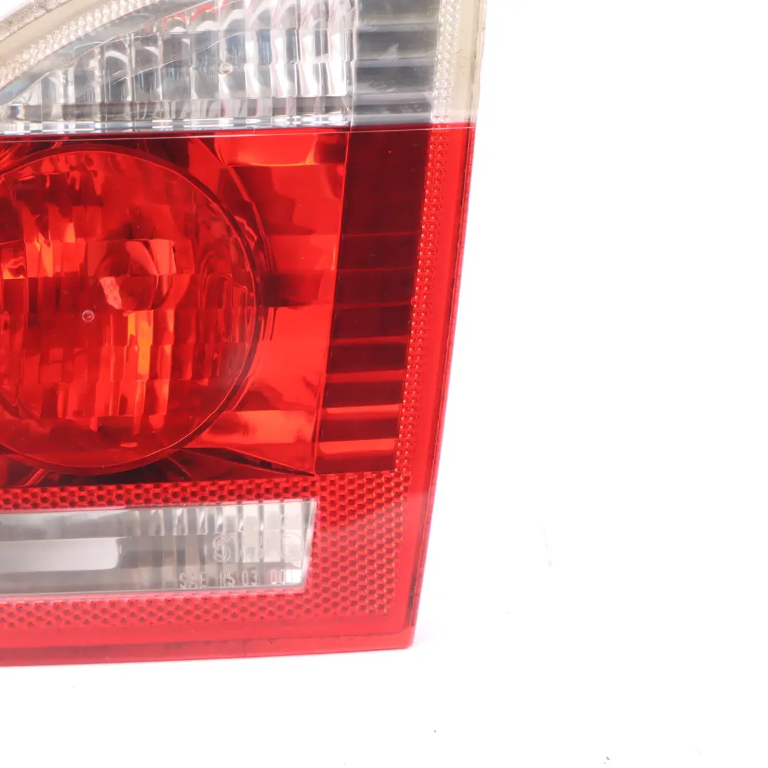 Lampa Klapy Bagażnika Prawy Tył do BMW E61 o numerze 6925894 BMW E61 Lampa Klapy Bagażnika Prawy Tył - SKU 6925894-1 - Numer Części 6925894