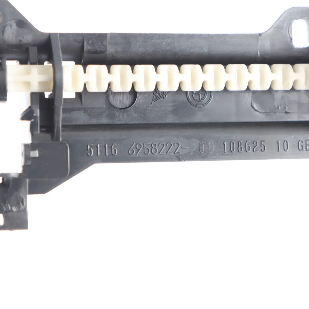 Meccanismo Serratura Vano Portaoggetti per BMW E63 E64 E65 E66 E67 con numero di parte 6958222 BMW E63 E64 E65 E66 E67 Meccanismo Serratura Vano Portaoggetti - SKU 6958222 - Numero di parte 6958222