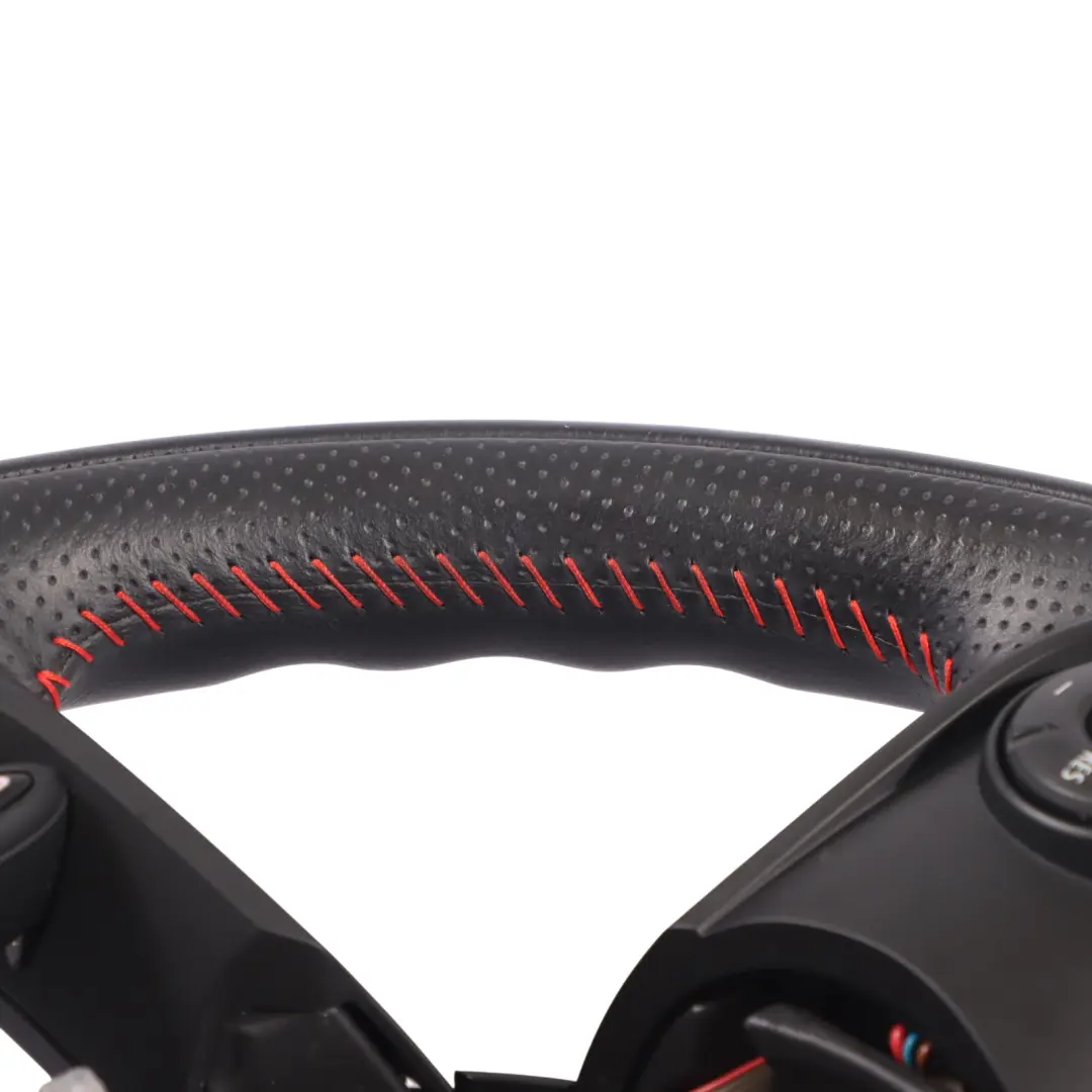 Volant Sport Cuir Noir Fil Rouge pour Mini Cooper S JCW F54 F55 F56 F60 à propos du numéro de pièce 6996048 Mini Cooper S JCW F54 F55 F56 F60 Volant Sport Cuir Noir Fil Rouge - SKU 6996048 - Numéro de pièce 6996048