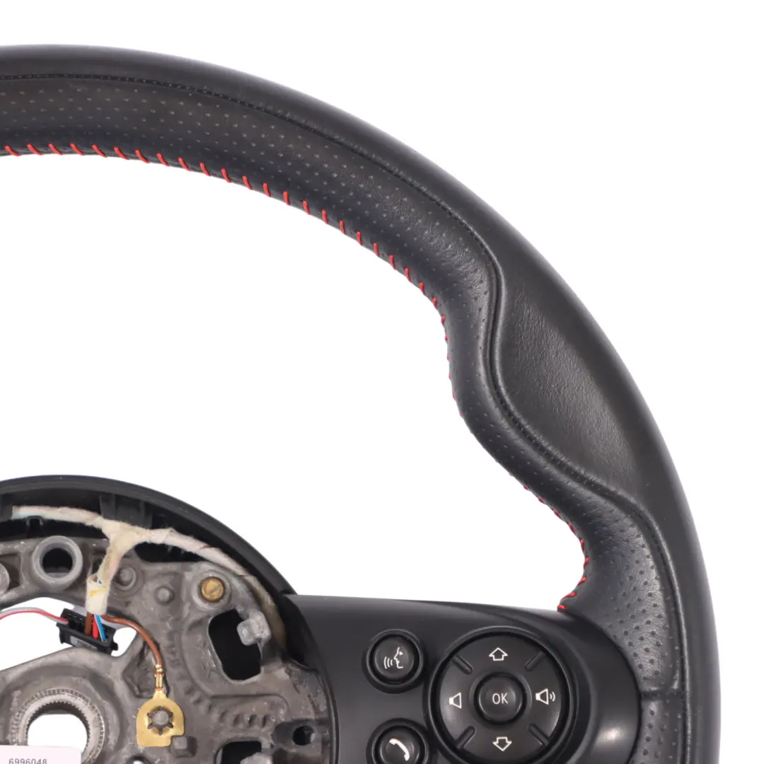 sportivo in pelle nera per Mini Cooper S JCW F54 F55 F56 F60 Volante con numero di parte 6996048 Mini Cooper S JCW F54 F55 F56 F60 Volante sportivo in pelle nera - SKU 6996048 - Numero di parte 6996048