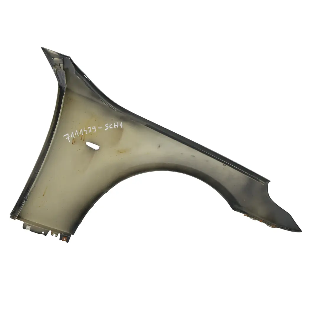 Błotnik Lewy Przedni Osłona Boczna Schwarz 2 Czarny - 668 do BMW E60 E61 o numerze 7111429 BMW E60 E61 Błotnik Lewy Przedni Osłona Boczna Schwarz 2 Czarny - 668 - SKU 7111429-SCH1 - Numer Części 7111429