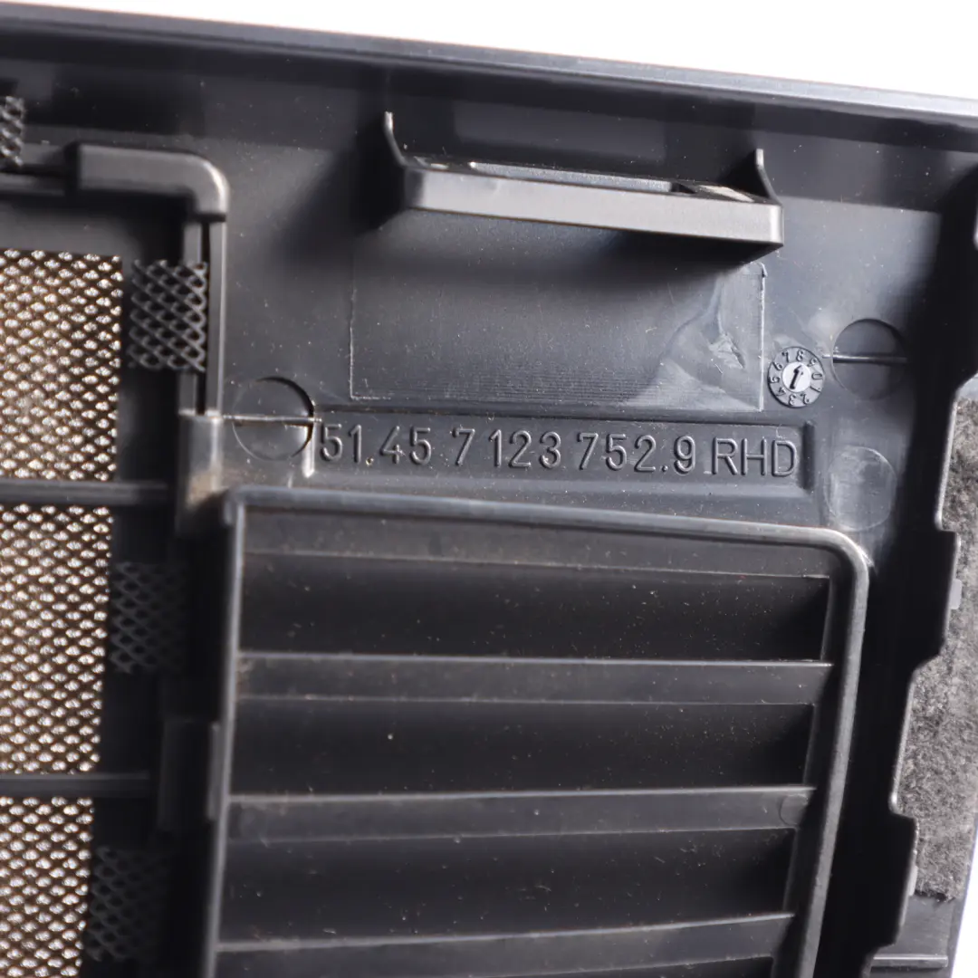 BMW E90 E91 E92 E93 Dashboard Centre Speaker Cover Panel Trim Black - SKU 7123752 - Part number 7123752