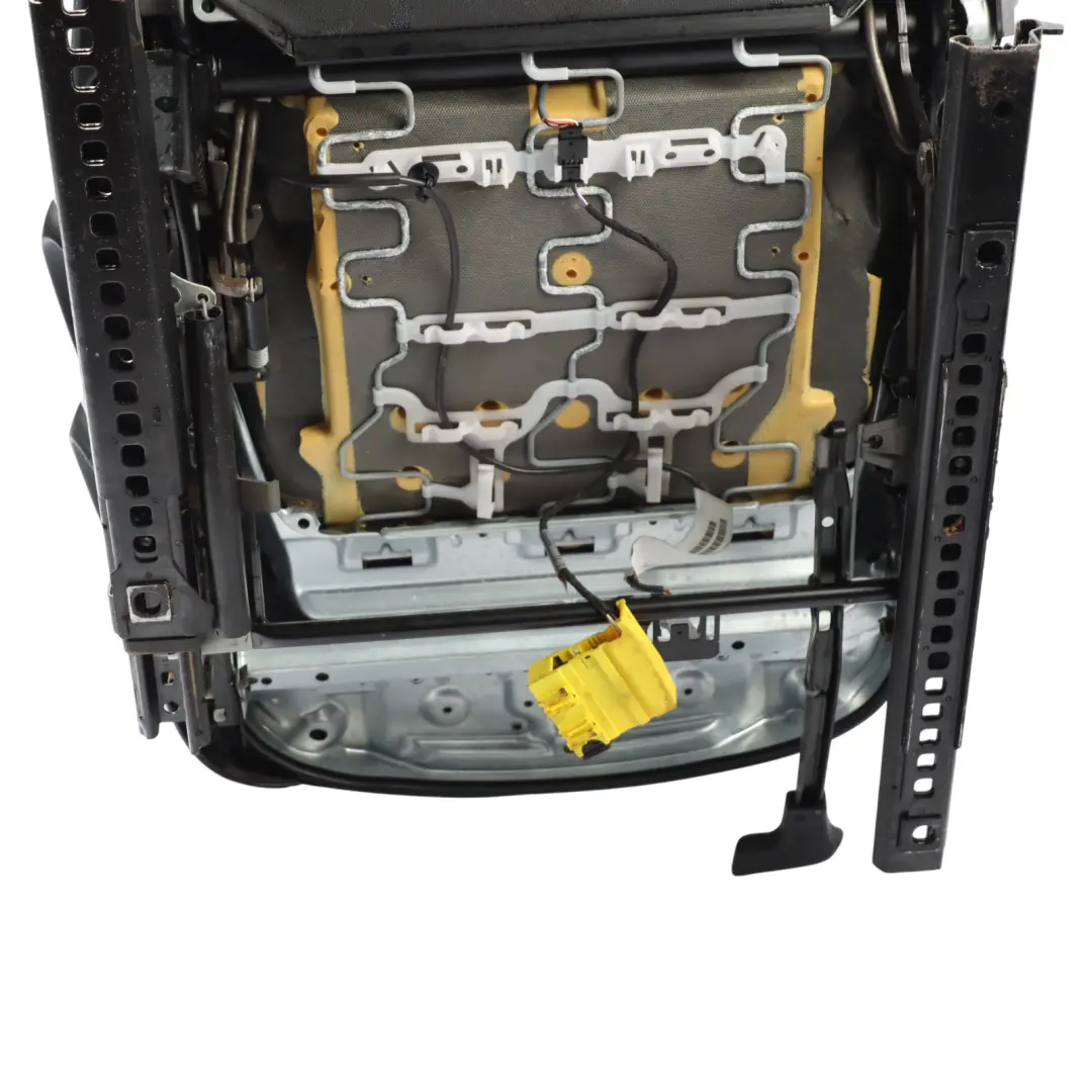 Tela Interior Delantero Izquierdo Asiento Moire con Airbag para BMW E87 con número de pieza 7130763 BMW E87 Tela Interior Delantero Izquierdo Asiento Moire con Airbag - SKU 7130763 - Número de pieza 7130763