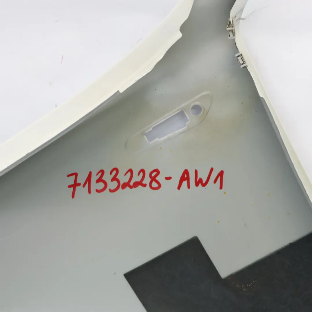 BMW E81 E87 Błotnik Prawy Przedni Skrzydło Alpinweiss 300 - SKU 7133228-AW1 - Numer Części 7133228