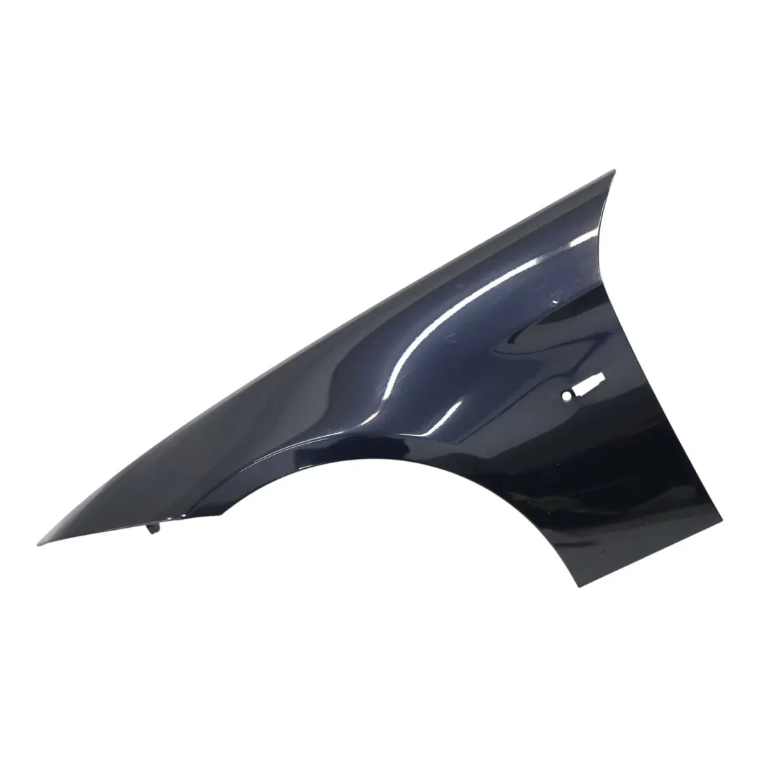 Pannello laterale parafango anteriore sinistro Monacoblau Blu - A35 per BMW E90 E91 con numero di parte 7135679 BMW E90 E91 Pannello laterale parafango anteriore sinistro Monacoblau Blu - A35 - SKU 7135679-MB3 - Numero di parte 7135679