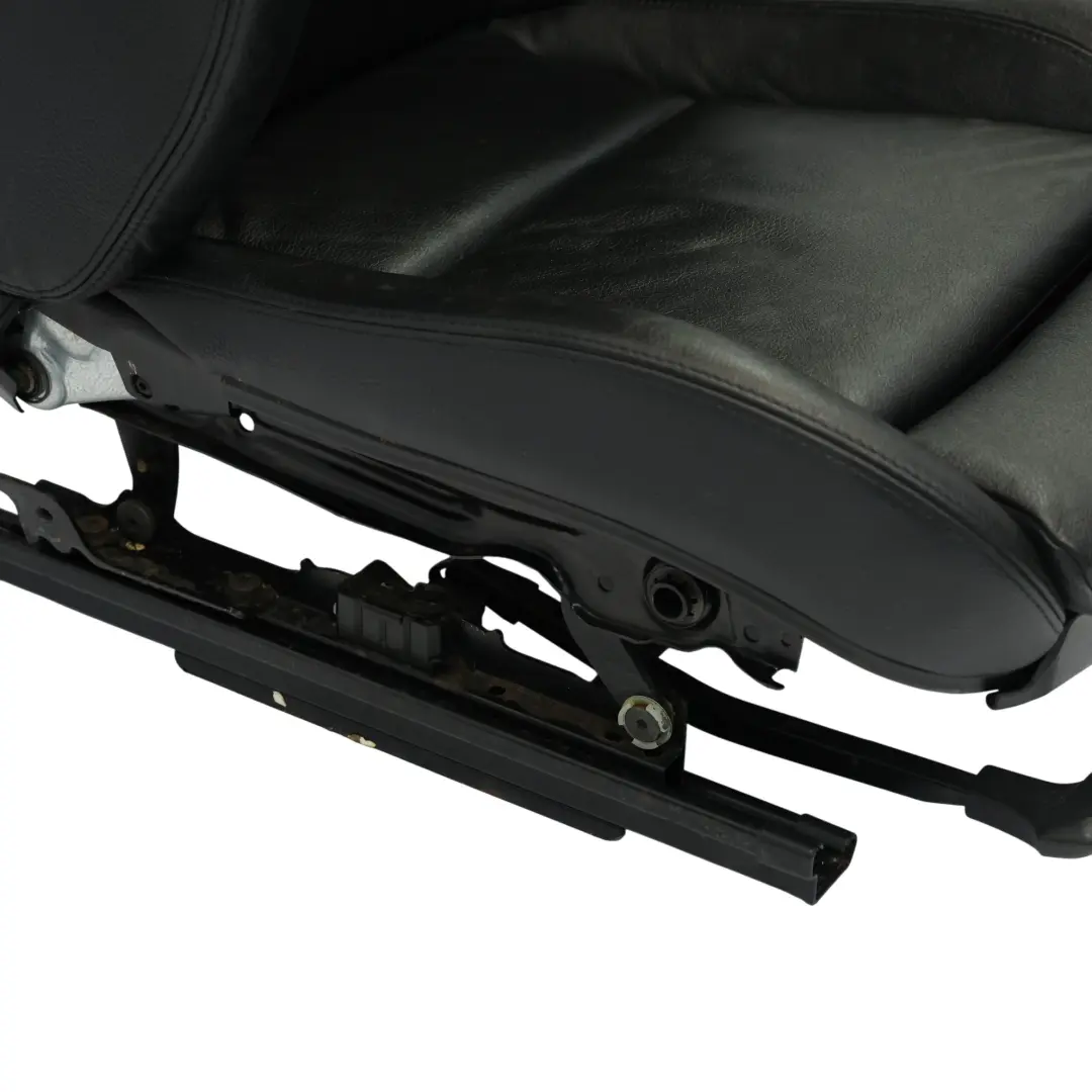 Sedile Anteriore Riscaldato In Pelle Nera Boston Black Sinistro per BMW E87 M Sport con numero di parte 7140397 BMW E87 M Sport Sedile Anteriore Riscaldato In Pelle Nera Boston Black Sinistro - SKU 7140397-2 - Numero di parte 7140397