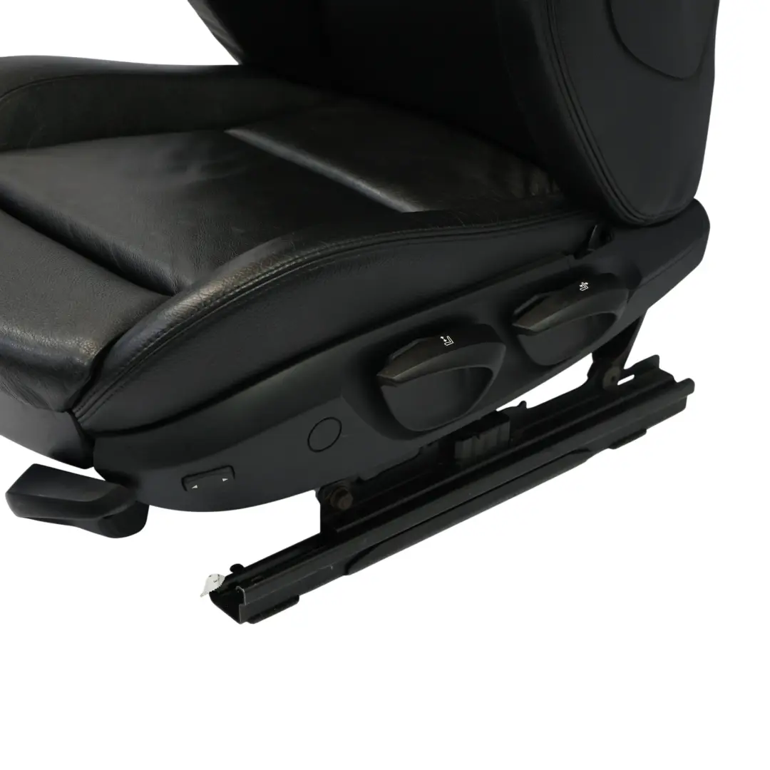 Sedile Anteriore Riscaldato In Pelle Nera Boston Black Sinistro per BMW E87 M Sport con numero di parte 7140397 BMW E87 M Sport Sedile Anteriore Riscaldato In Pelle Nera Boston Black Sinistro - SKU 7140397-2 - Numero di parte 7140397