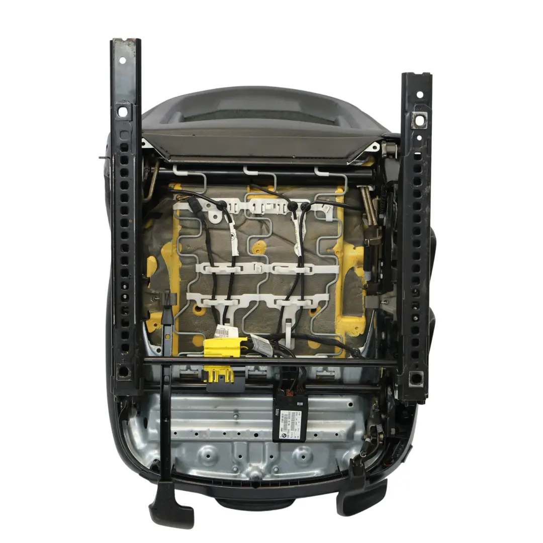 Fotel Prawy Przód Grzany Sport Czarna Skóra do BMW E87 o numerze 7140398 BMW E87 Fotel Prawy Przód Grzany Sport Czarna Skóra - SKU 7140398-1 - Numer Części 7140398