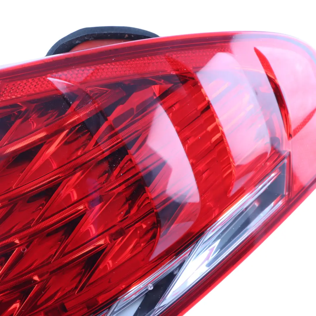 BMW E63 E64 LCI Rear Tailgate Light Lamp In Trunk Lid Right O/S - SKU 7177070 - Part number 7177070