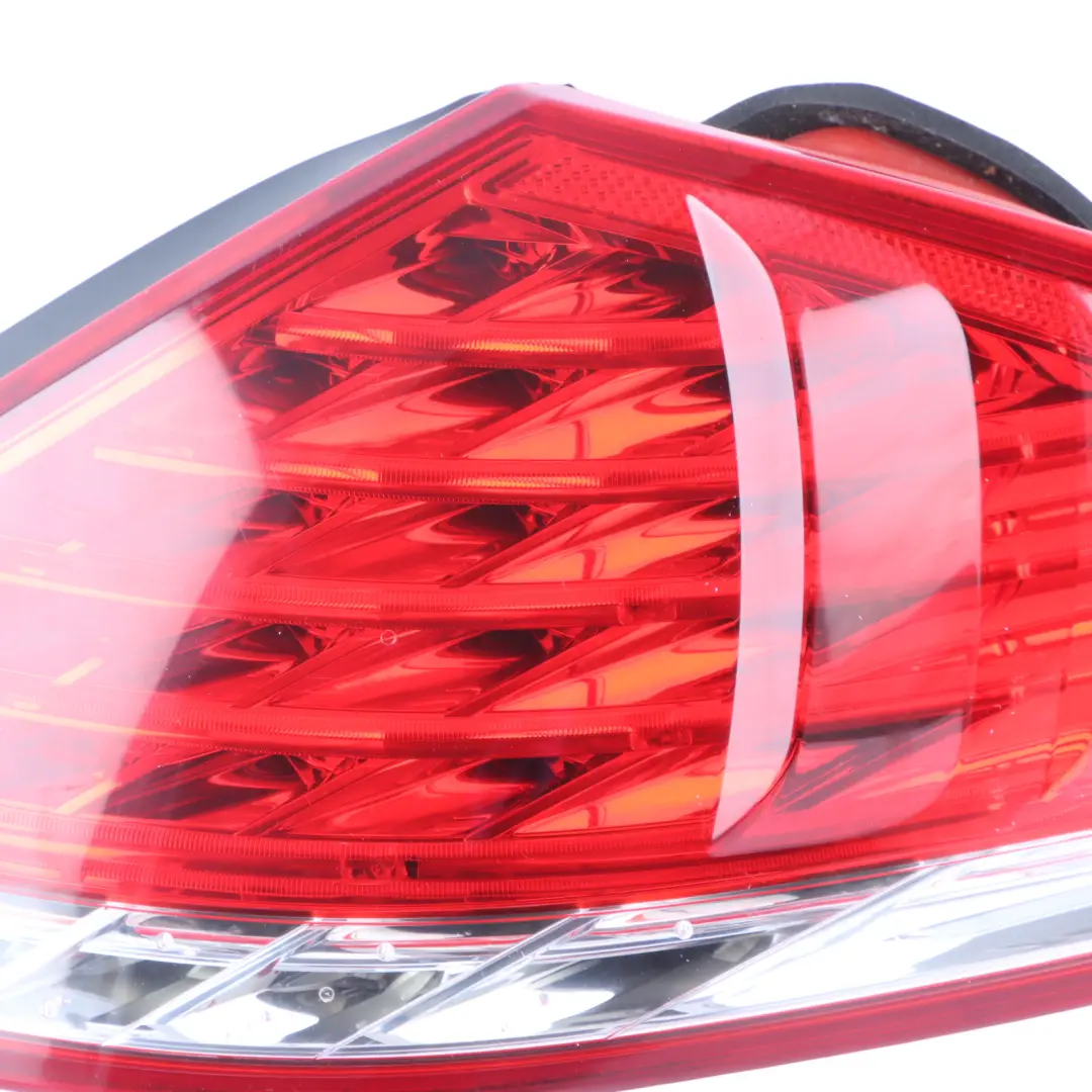 BMW E63 E64 LCI Rear Tailgate Light Lamp In Trunk Lid Right O/S - SKU 7177070 - Part number 7177070