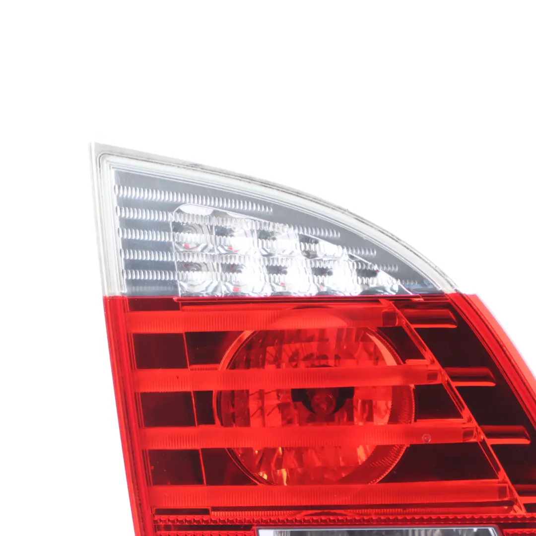 Lampada Posteriore Sinistra Nel Coperchio Bagagliaio per BMW E61 LCI Touring con numero di parte 7177697 BMW E61 LCI Touring Lampada Posteriore Sinistra Nel Coperchio Bagagliaio - SKU 7177697-1 - Numero di parte 7177697