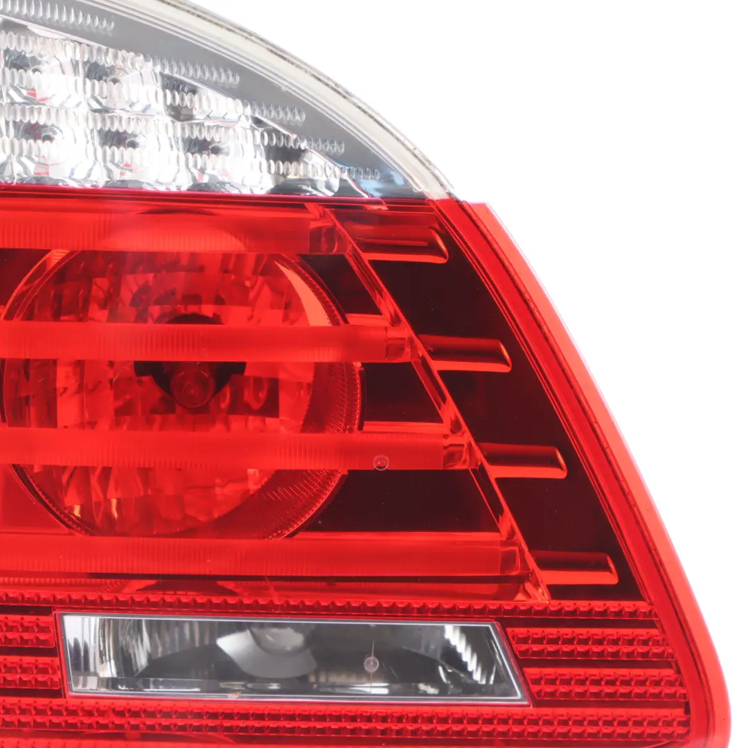 Lampada Posteriore Sinistra Nel Coperchio Bagagliaio per BMW E61 LCI Touring con numero di parte 7177697 BMW E61 LCI Touring Lampada Posteriore Sinistra Nel Coperchio Bagagliaio - SKU 7177697-1 - Numero di parte 7177697