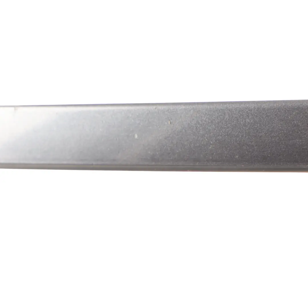 Listwa Szyby Przednia Prawa Sparkling Graphite - A22 do BMW E90 E91 o numerze 7184006 BMW E90 E91 Listwa Szyby Przednia Prawa Sparkling Graphite - A22 - SKU 7184006-SG - Numer Części 7184006