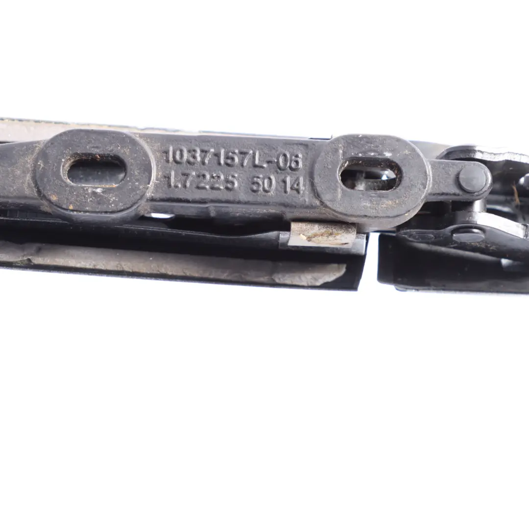 Roof Hinge Cover Left N/S Silverstone II Metallic - A29 to BMW F83 with Part number 7184047 BMW F83 Roof Hinge Cover Left N/S Silverstone II Metallic - A29 - SKU 7184047-SIL - Part number 7184047