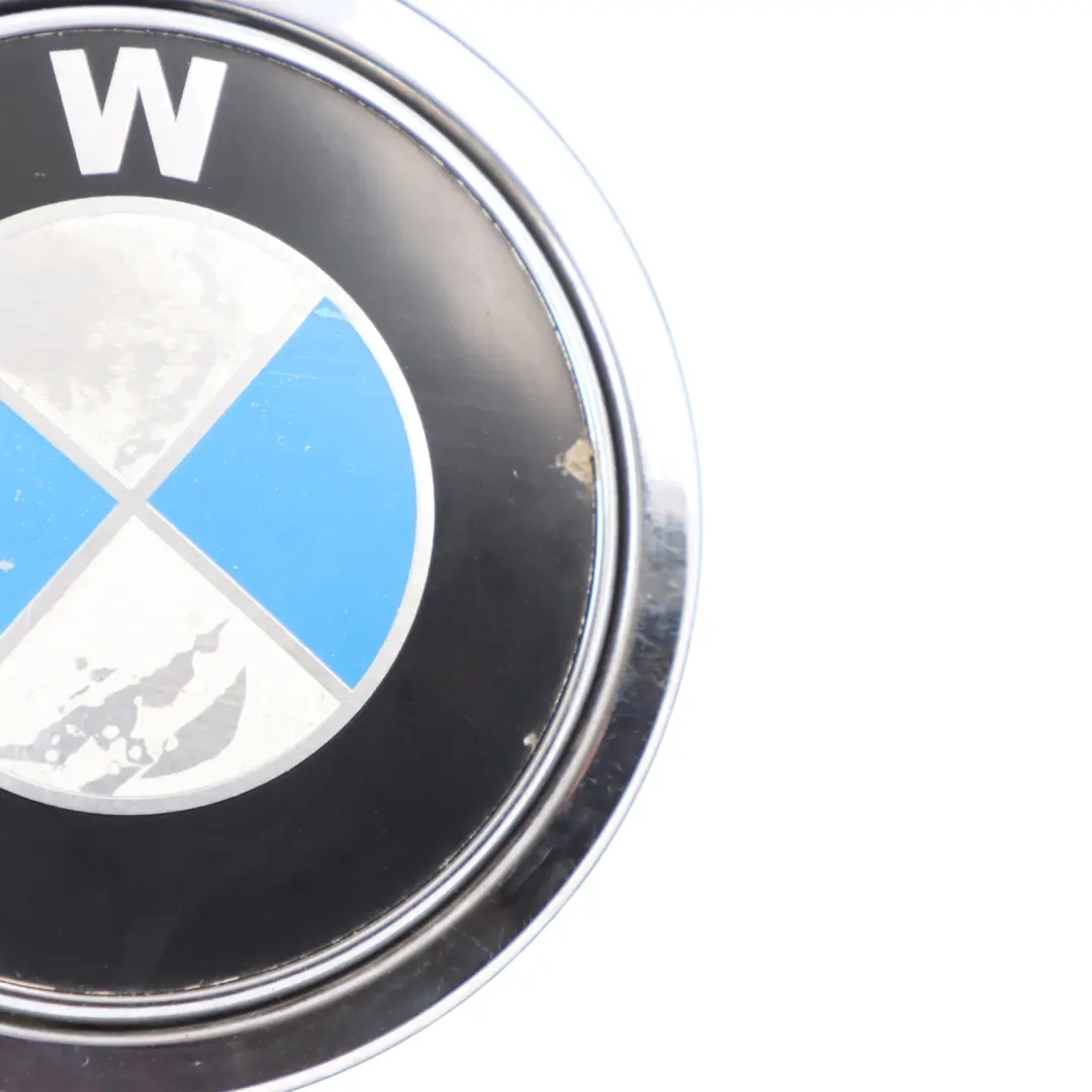 Emblem Button Tailgate Badge Open Opening to BMW E63 E64 with Part number 7061327 BMW E63 E64 Emblem Button Tailgate Badge Open Opening - SKU 7200899-1 - Part number 7061327