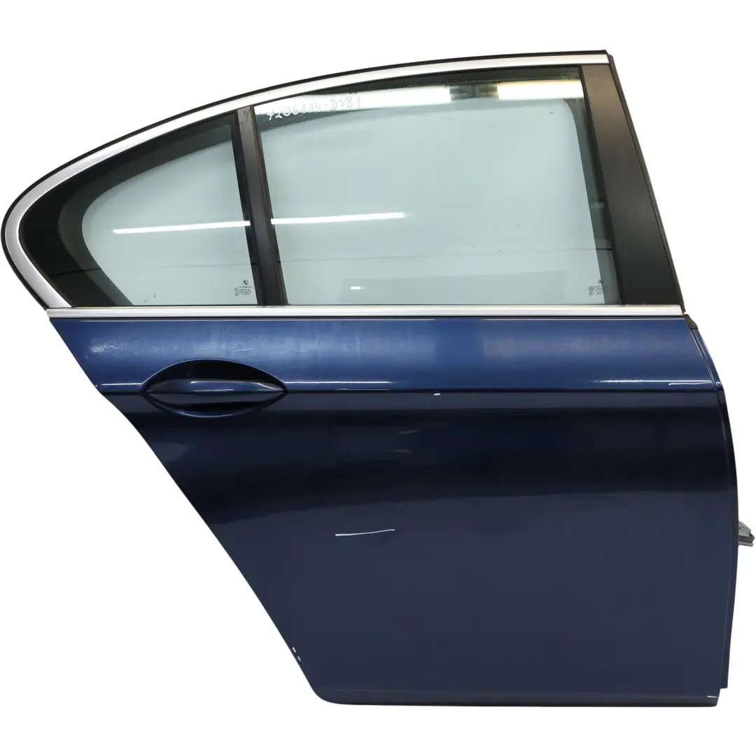 Porta Posteriore Destra Tiefseeblau Deep Sea Blue Metallic - A76 per BMW F10 con numero di parte 7206114 BMW F10 Porta Posteriore Destra Tiefseeblau Deep Sea Blue Metallic - A76 - SKU 7206114-DSB1 - Numero di parte 7206114