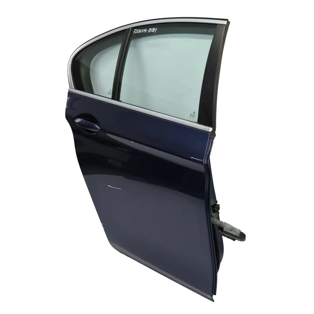 Porta Posteriore Destra Tiefseeblau Deep Sea Blue Metallic - A76 per BMW F10 con numero di parte 7206114 BMW F10 Porta Posteriore Destra Tiefseeblau Deep Sea Blue Metallic - A76 - SKU 7206114-DSB1 - Numero di parte 7206114