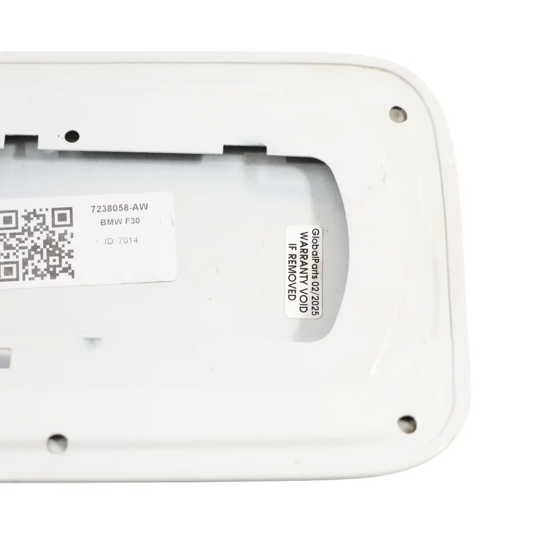 Serbatoio Carburante Riempimento Lembo Copertura Trim Alpine White - 300 per BMW F30 con numero di parte 7238058 BMW F30 Serbatoio Carburante Riempimento Lembo Copertura Trim Alpine White - 300 - SKU 7238058-AW - Numero di parte 7238058