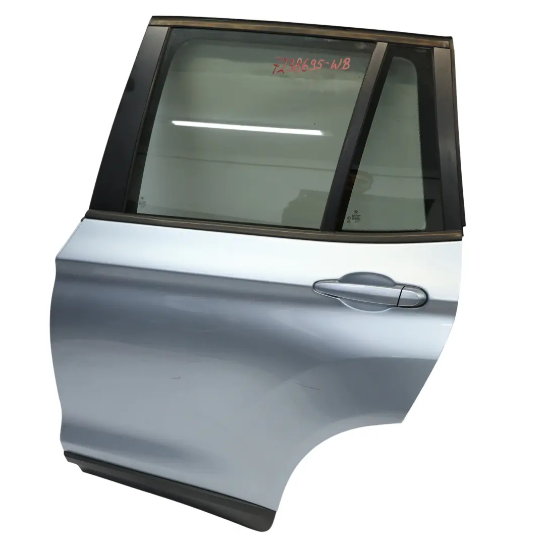 Porta Posteriore Sinistra Bluewater Metallic - 896 per BMW X3 F25 con numero di parte 7238695 BMW X3 F25 Porta Posteriore Sinistra Bluewater Metallic - 896 - SKU 7238695-WB - Numero di parte 7238695