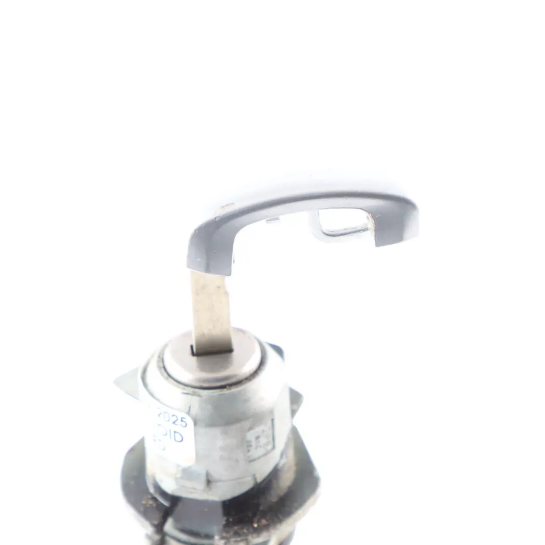 Key Cylinder Door Handle Carrier Catch With Key Right Set to BMW F12 F13 with Part number 7286100 BMW F12 F13 Key Cylinder Door Handle Carrier Catch With Key Right Set - SKU 7286100 - Part number 7286100