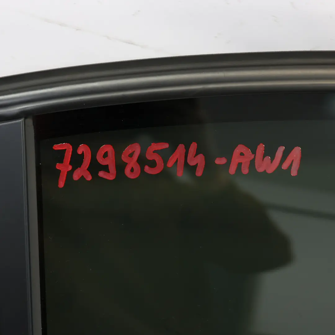 Porta posteriore destra Alpinweiss 3 Alpine White - 300 per BMW F30 con numero di parte 7298514 BMW F30 Porta posteriore destra Alpinweiss 3 Alpine White - 300 - SKU 7298514-AW1 - Numero di parte 7298514