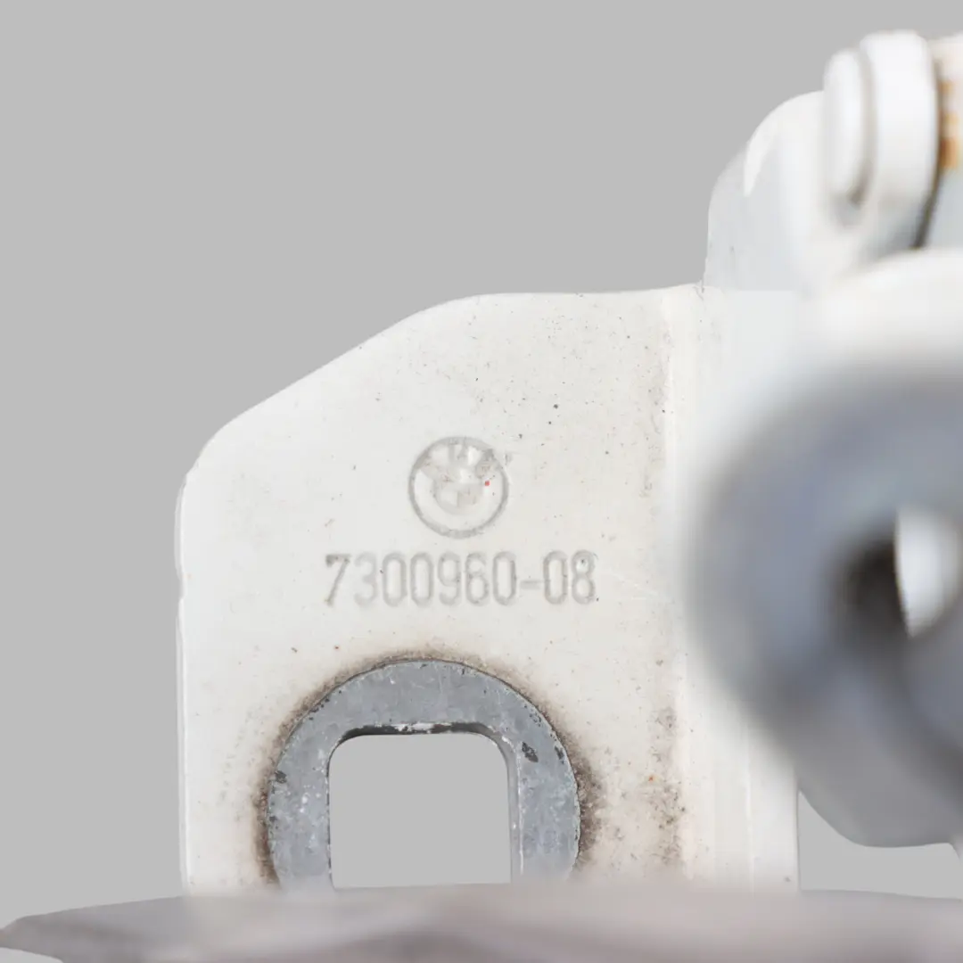 Folding Top Roof Flap Hinge Right O/S Mineral White - A96 to BMW F23 Convertible with Part number 7300960 BMW F23 Convertible Folding Top Roof Flap Hinge Right O/S Mineral White - A96 - SKU 7300960-MW - Part number 7300960