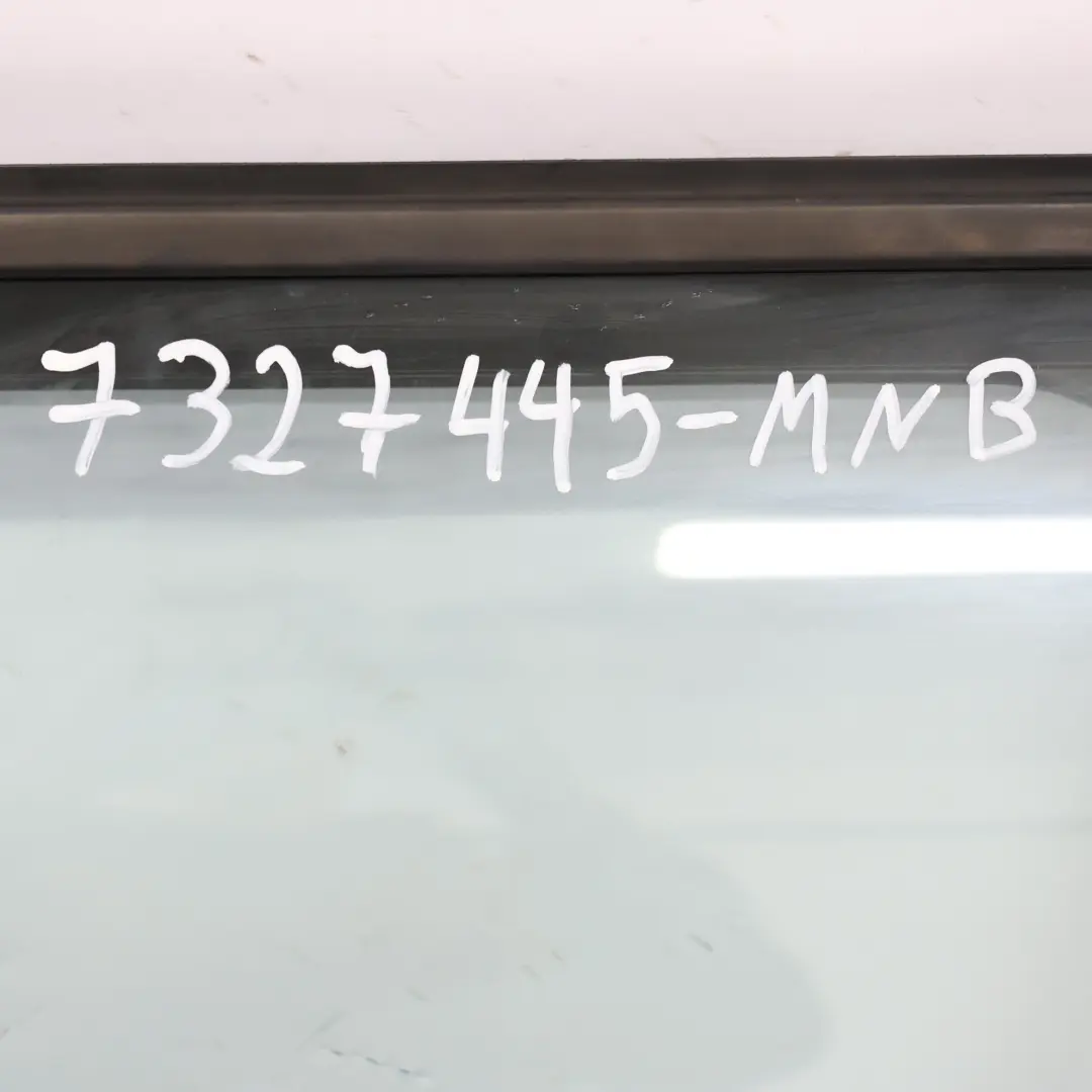 Tür Vorne Links Verkleidungsplatte Midnight Black Metallic - A94 für Mini F55 mit Teilenummer 7327445 Mini F55 Tür Vorne Links Verkleidungsplatte Midnight Black Metallic - A94 - SKU 7327445-MNB - Teilenummer 7327445