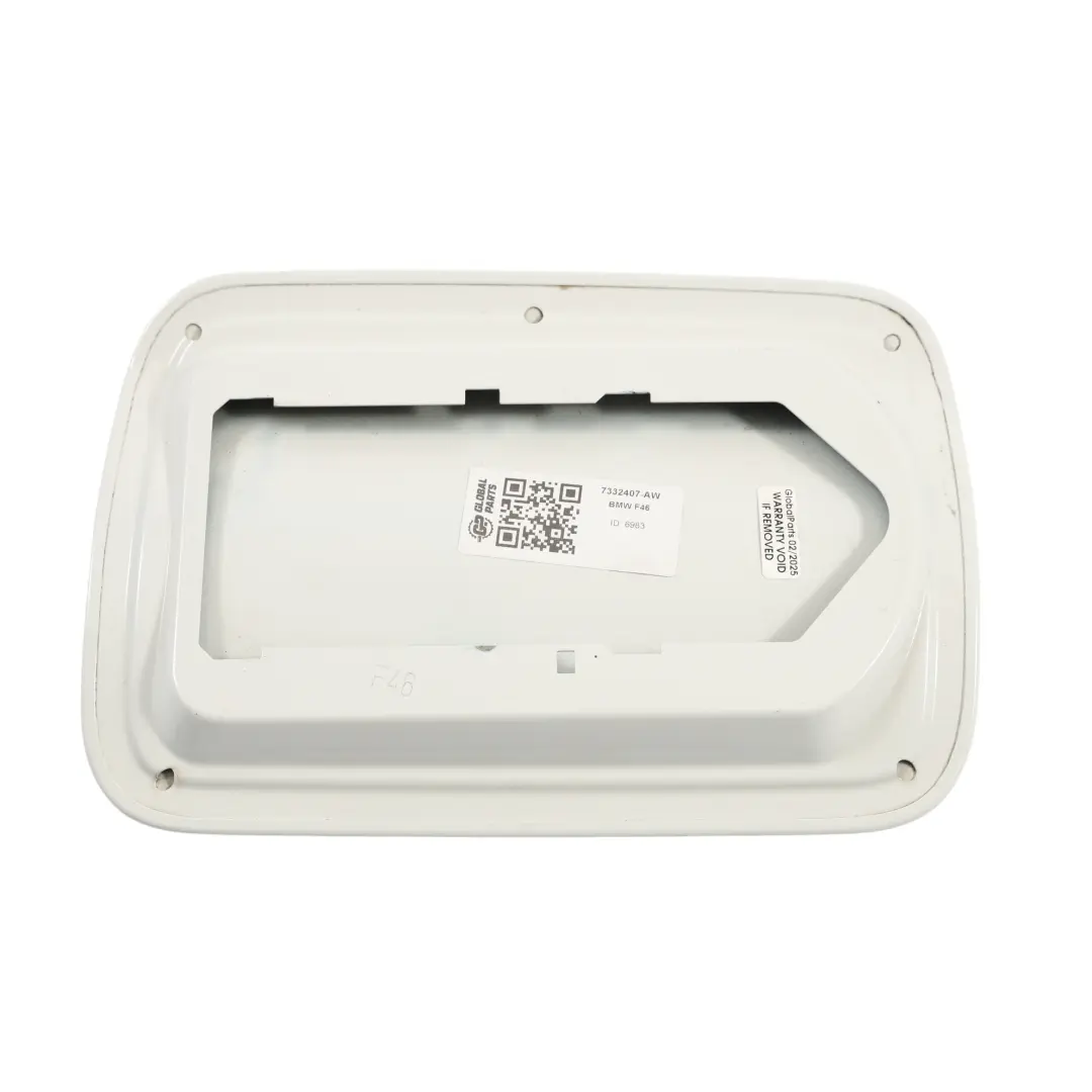 Tapa Del Depósito De Combustible Blanco Alpino 300 para BMW F46 con número de pieza 7332407 BMW F46 Tapa Del Depósito De Combustible Blanco Alpino 300 - SKU 7332407-AW - Número de pieza 7332407