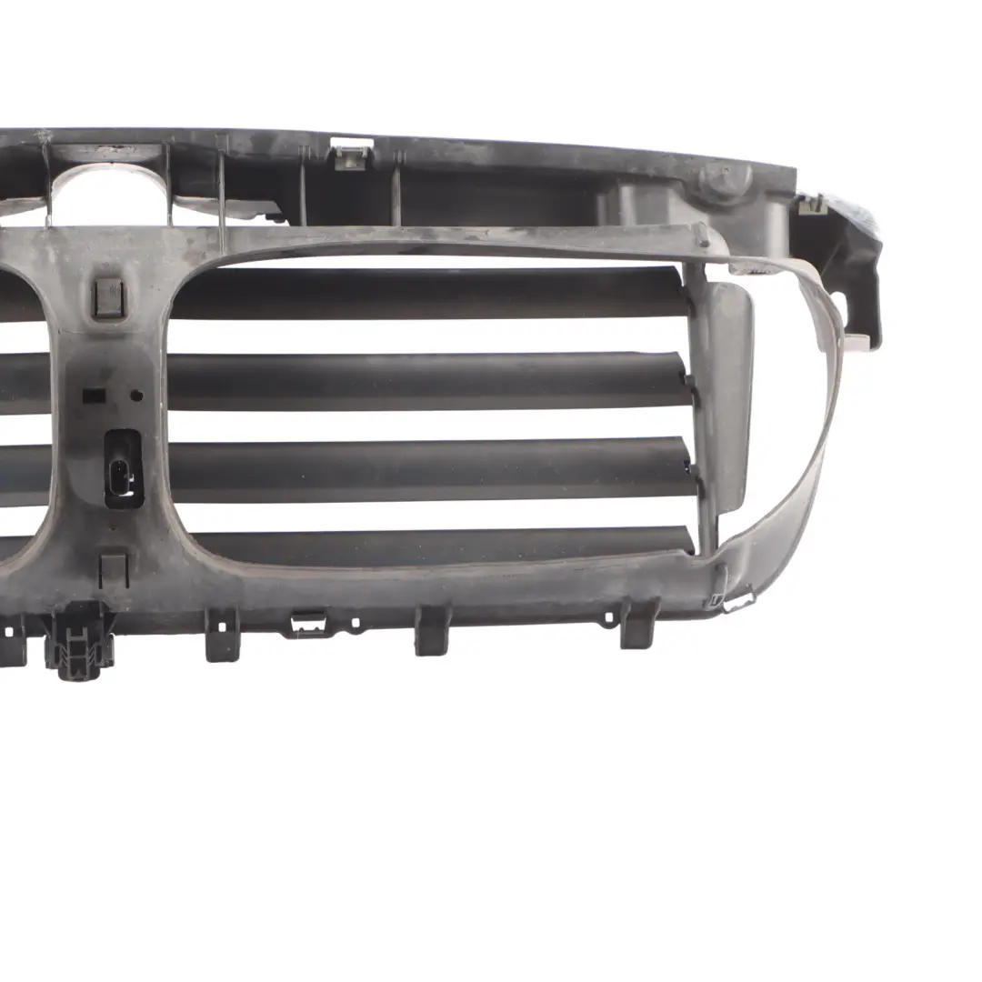 BMW F10 F11 LCI Air Duct Front Slam Panel Air Intake Cover Mount - SKU 7332893-1 - Part number 7332893