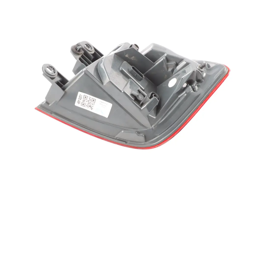 Luce Posteriore Nel Pannello Laterale Sinistro per BMW F30 F80 M3 LCI con numero di parte 7369117 BMW F30 F80 M3 LCI Luce Posteriore Nel Pannello Laterale Sinistro - SKU 7369117-2 - Numero di parte 7369117