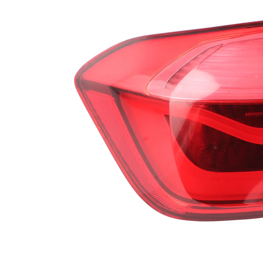 Luce Posteriore Nel Pannello Laterale Sinistro per BMW F30 F80 M3 LCI con numero di parte 7369117 BMW F30 F80 M3 LCI Luce Posteriore Nel Pannello Laterale Sinistro - SKU 7369117-2 - Numero di parte 7369117