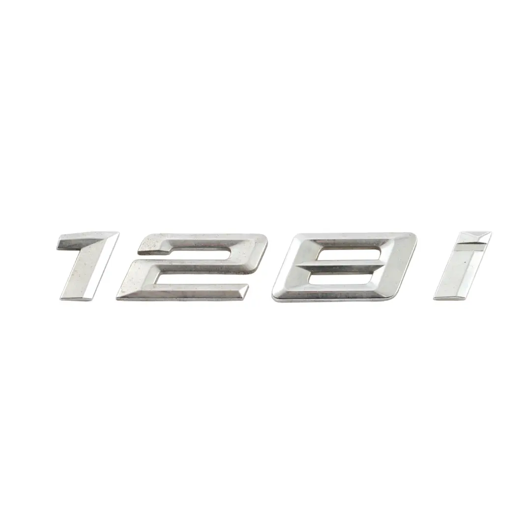BMW F46 Emblemat Tylny Bagażnik Napis 128I - SKU 7410453 - Numer Części 7410453