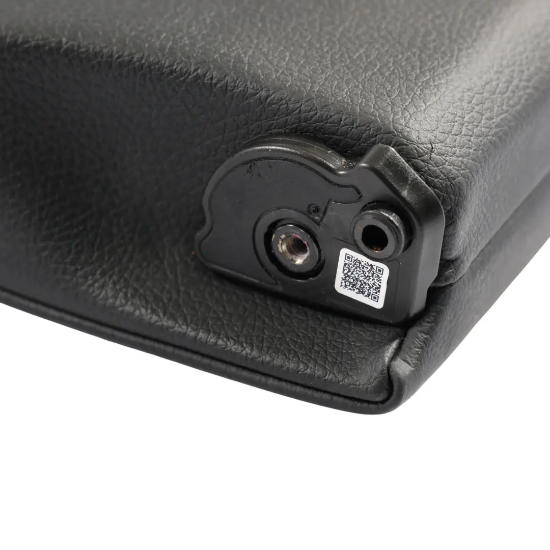 Bracciolo Portabicchieri Posteriore Centrale In Pelle per BMW G30 con numero di parte 7443115 BMW G30 Bracciolo Portabicchieri Posteriore Centrale In Pelle - SKU 7443115 - Numero di parte 7443115