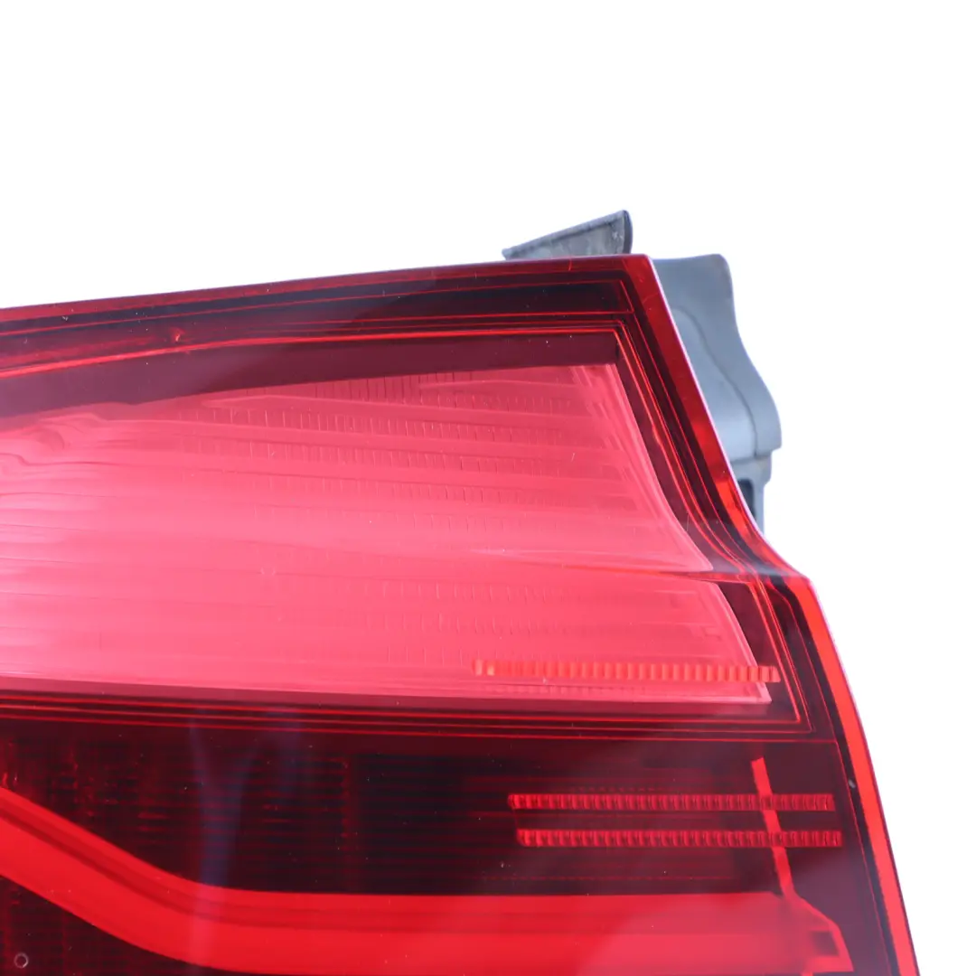 Lampada Posteriore Portellone Sinistra per BMW F31 LCI Touring con numero di parte 7456529 BMW F31 LCI Touring Lampada Posteriore Portellone Sinistra - SKU 7456529 - Numero di parte 7456529