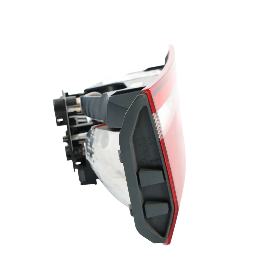 Tapa Del Faro Interior Portón Trasero Del Maletero Izquierdo para BMW F46 LCI con número de pieza 7461609 BMW F46 LCI Tapa Del Faro Interior Portón Trasero Del Maletero Izquierdo - SKU 7461609-1 - Número de pieza 7461609